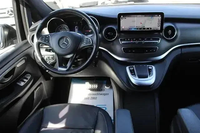 Gebraucht Mercedes V250 AMG 190 PS (139 kW) 2022 Grau Van / Kleinbus