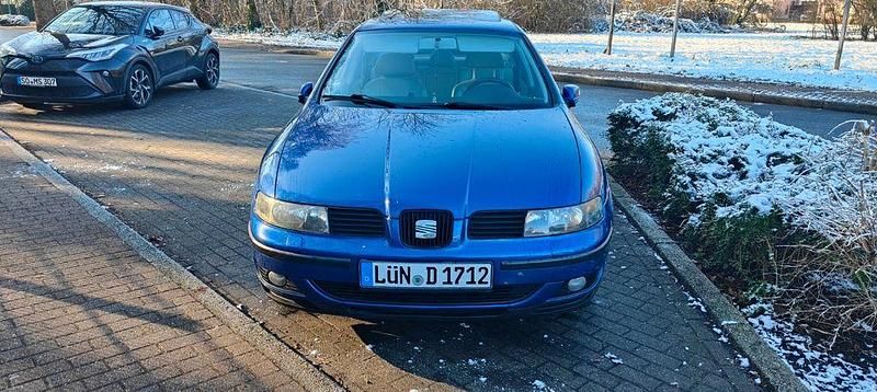 Gebraucht Seat Toledo 150 PS (110 kW) 1999 Blau Limousine