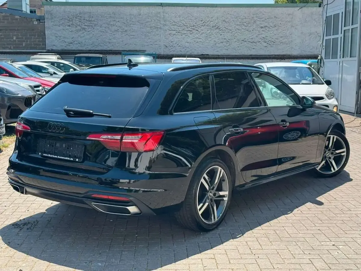 Gebraucht Audi A4 Advanced 163 PS (119 kW) 2023 Schwarz Kombi