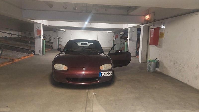 Rot Gebraucht 2000 Mazda MX5 Cabrio | 6.999 € (Etwas zu teuer) - Bild 1/4