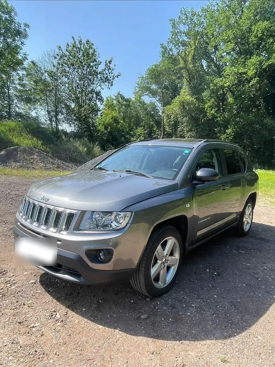 Gebraucht Jeep Compass Limited 170 PS (125 kW) 2011 Grau SUV