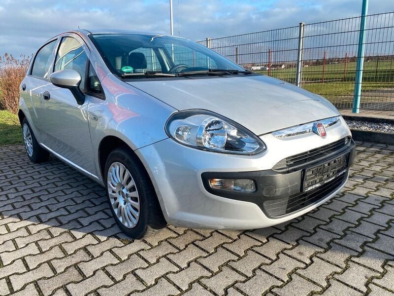 Silber Gebraucht 2011 Fiat Punto Evo Kleinwagen | 3.400 € (Superpreis) - Bild 1/4