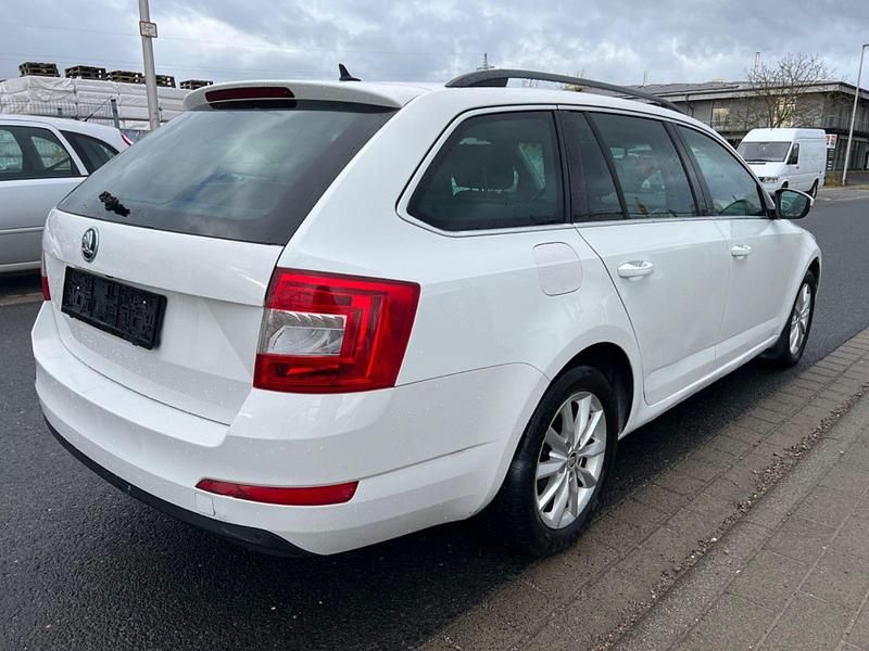 Gebraucht Skoda Octavia Ambition 110 PS (80 kW) 2016 Weiß Kombi