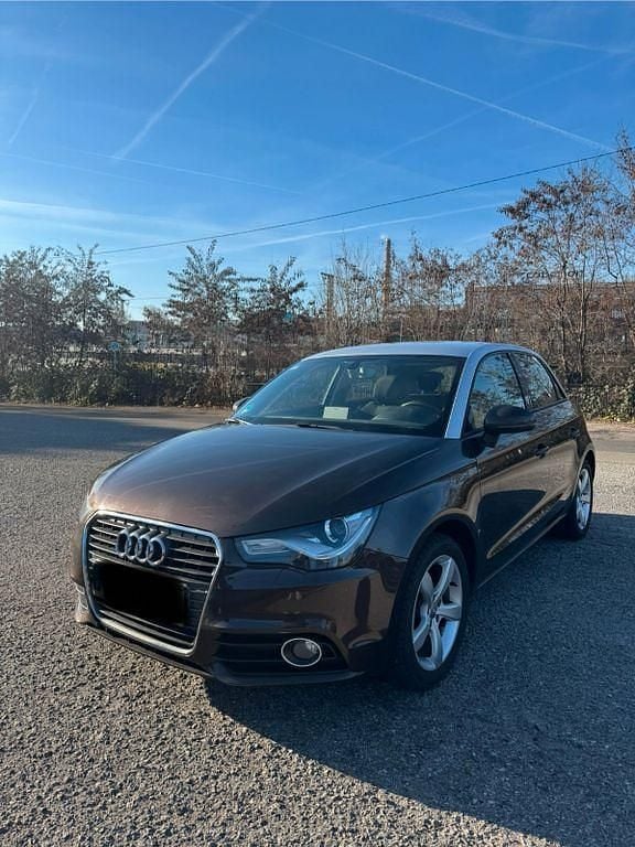 Braun Gebraucht 2013 Audi A1 Sportback Kleinwagen | 9.390 € (Guter Preis) - Bild 1/4