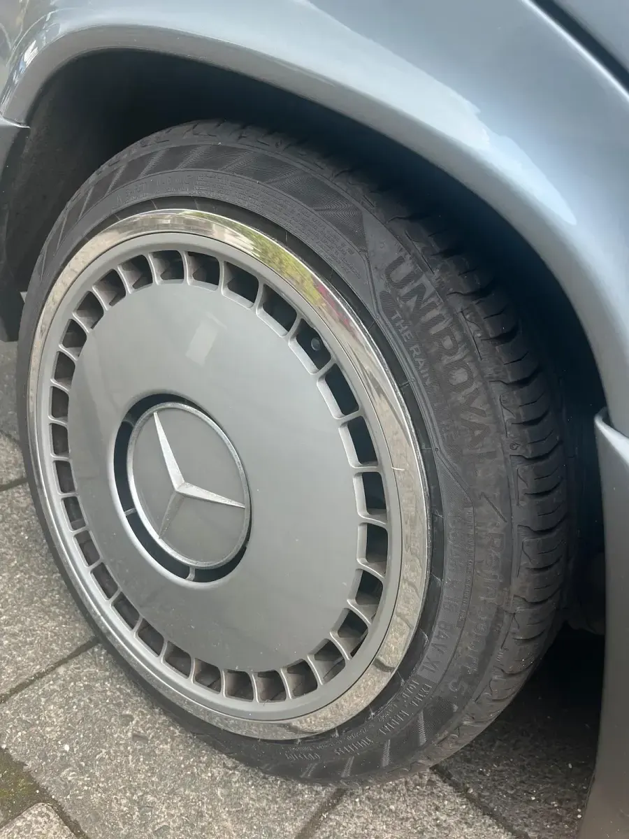 Gebraucht Mercedes 190 Sportline 126 PS (92 kW) 1990 Grau Limousine