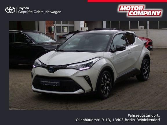 Novaweiß perleffekt / dach schwarz Gebraucht 2021 Toyota C-HR Plus SUV | 23.450 € (Fairer Preis) - Bild 1/4