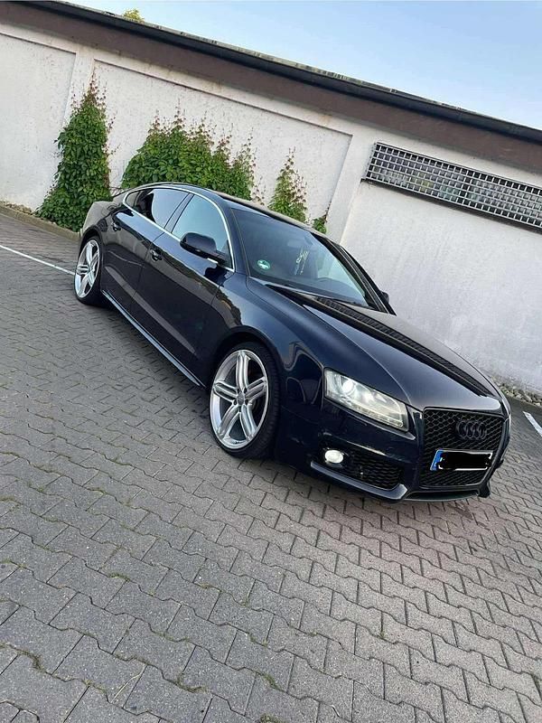 Blau Gebraucht 2011 Audi A5 Limousine | 8.250 € (Fairer Preis) - Bild 1/4