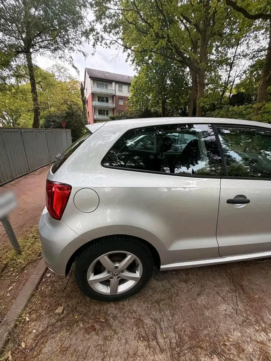 Usata VW Polo Trendline 75 CV (55 kW) 2015 Argento Utilitaria