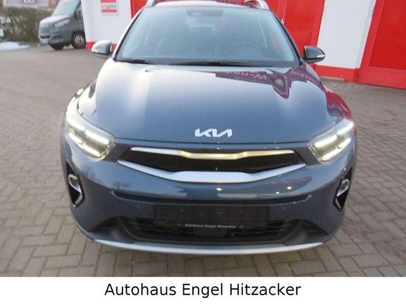Gebraucht Kia Stonic Spirit 120 PS (88 kW) 2022 Blau SUV