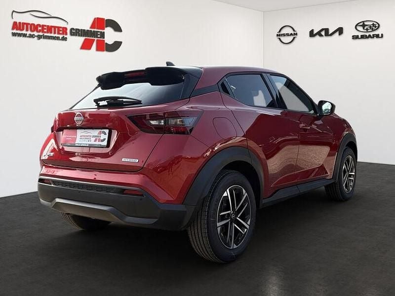 Neu Nissan Juke N-Connecta 94 PS (69 kW) 2026 Rot SUV