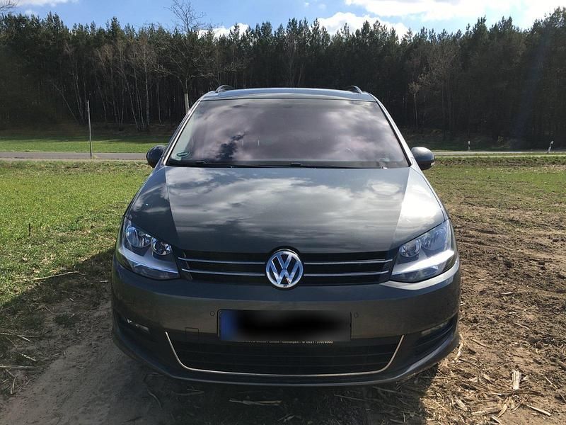 Gebraucht VW Sharan 150 PS (110 kW) 2017 Grau Van / Kleinbus