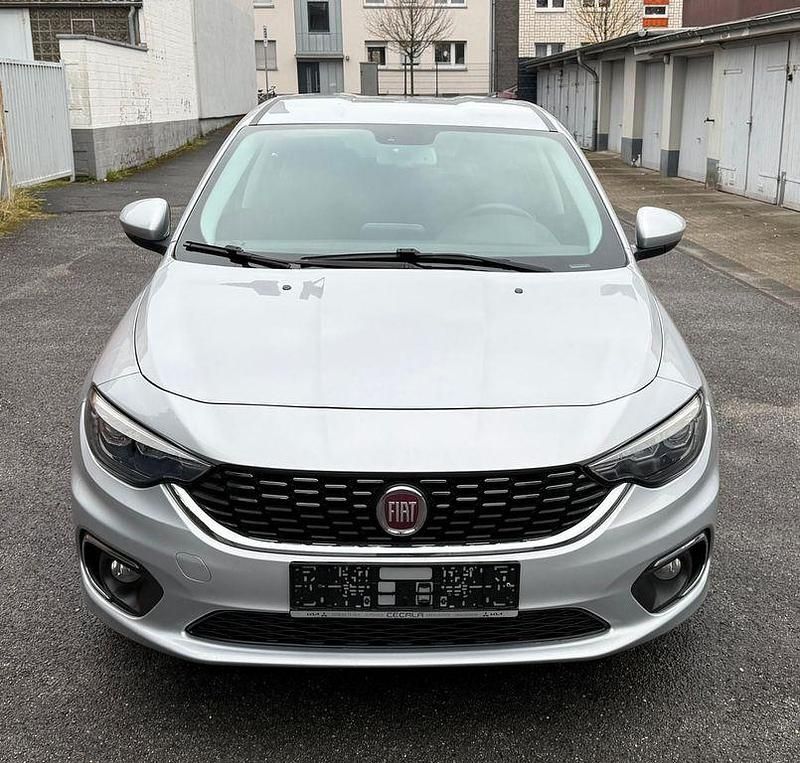 Gebraucht Fiat Tipo Lounge 120 PS (88 kW) 2016 Silber Limousine