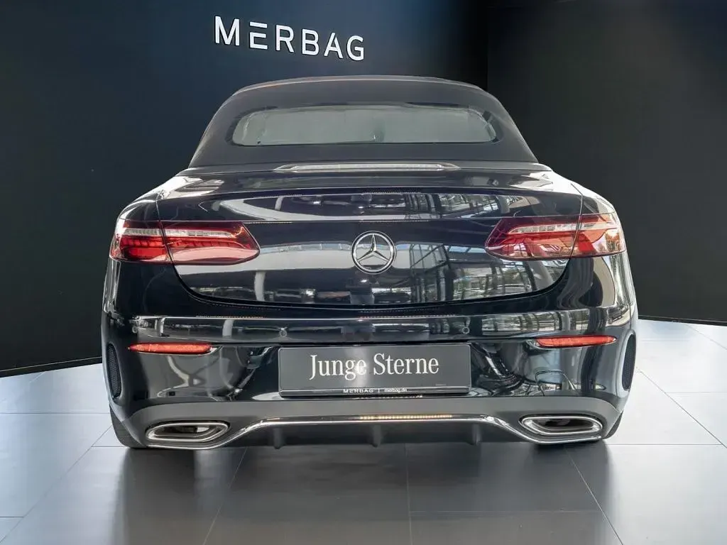 Gebraucht Mercedes E200 AMG 197 PS (144 kW) 2021 Schwarz Cabrio