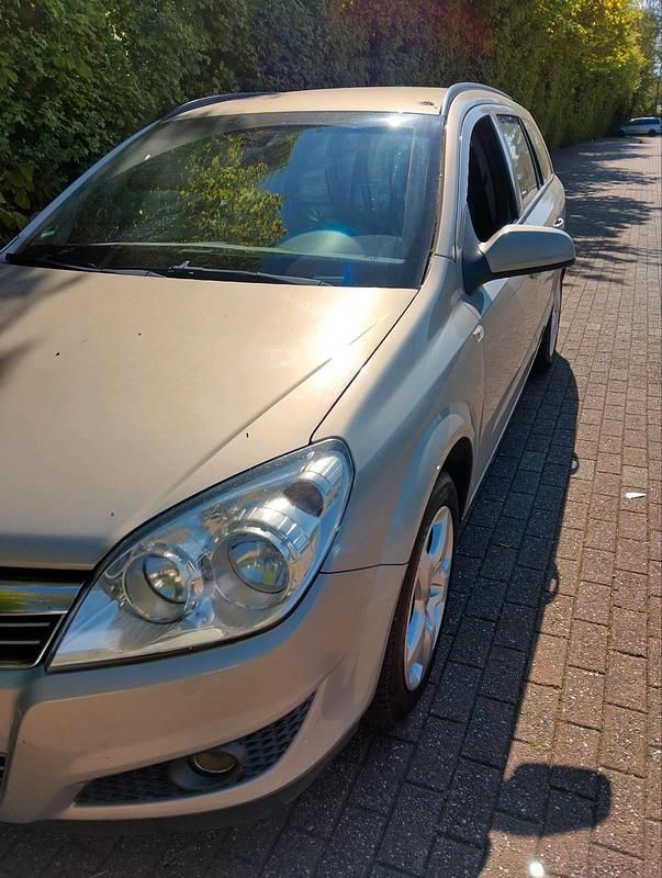 Używany Opel Astra 66 KM (48 kW) 2007 Szary Kombi