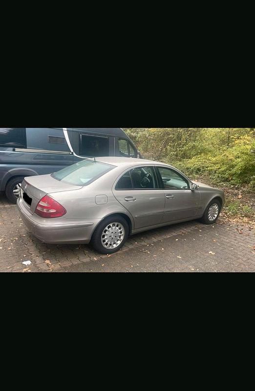 Gebraucht Mercedes E240 177 PS (130 kW) 2003 Beige Limousine