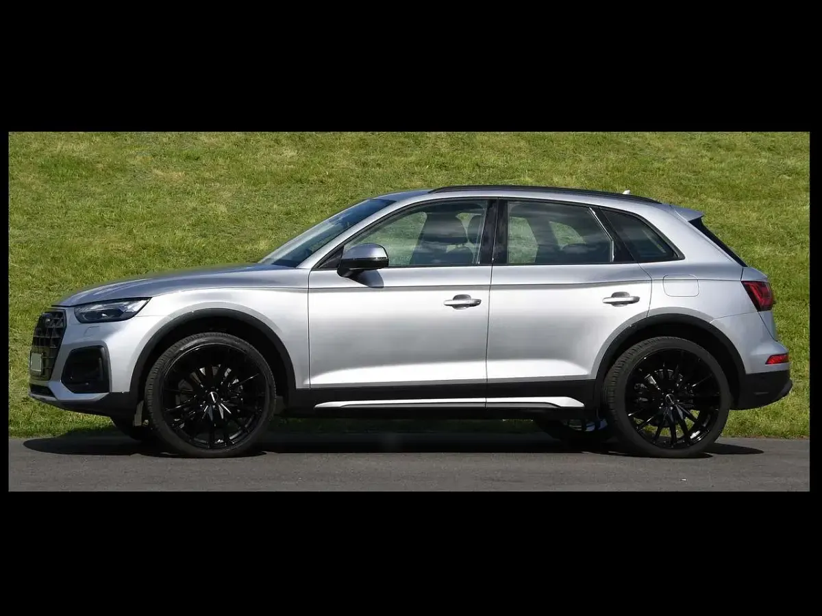 Używany Audi Q5 Advanced 299 KM (219 kW) 2021 Srebrny SUV