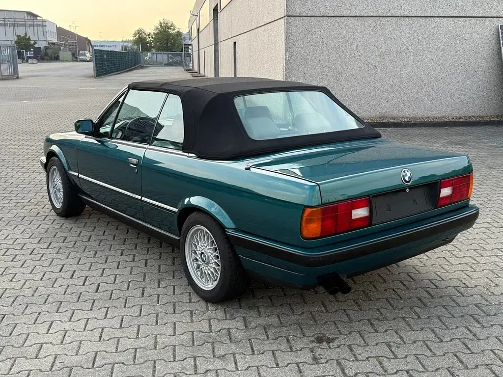 Gebraucht BMW 325 Cabriolet Sport Line 170 PS (125 kW) 1991 Grün Cabrio