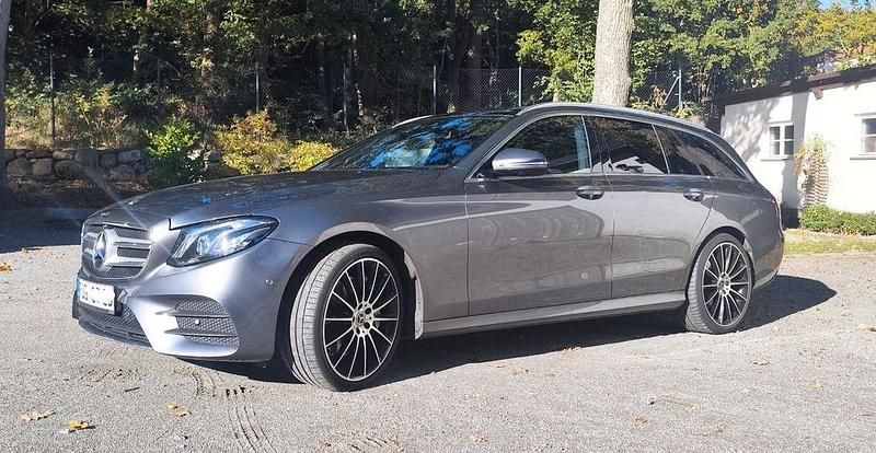 Gebraucht Mercedes E350 AMG line 258 PS (189 kW) 2017 Grau Kombi