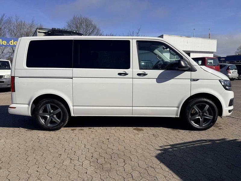 Gebraucht VW Multivan 150 PS (110 kW) 2017 Candy weiß Van / Kleinbus