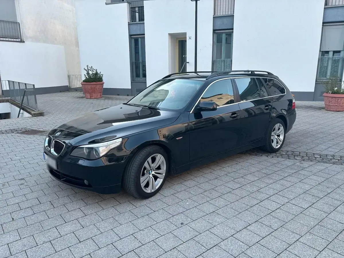 Gebraucht BMW 523 177 PS (130 kW) 2007 Schwarz Kombi