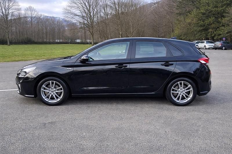 Gebraucht Hyundai i30 N Line 140 PS (102 kW) 2019 Schwarz Limousine