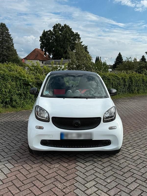 Weiß Gebraucht 2015 Smart ForTwo Coupé Kleinwagen | 6.500 € - Bild 1/4