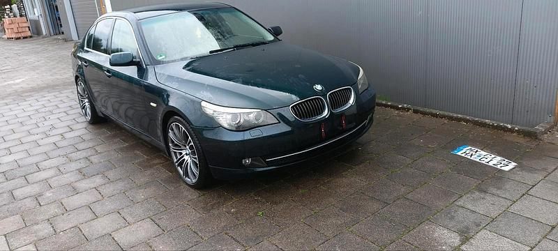 Grün Gebraucht 2007 BMW 530 Limousine | 4.800 € (Superpreis) - Bild 1/4