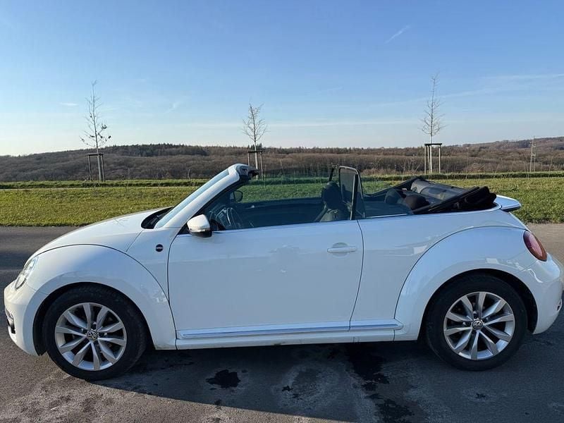 Gebraucht VW Beetle Sound 105 PS (77 kW) 2018 Weiß Kleinwagen