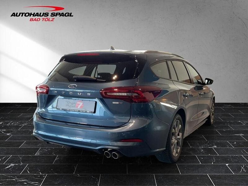 Gebraucht Ford Focus ST-Line 155 PS (114 kW) 2023 Chromablau (blau) Kombi