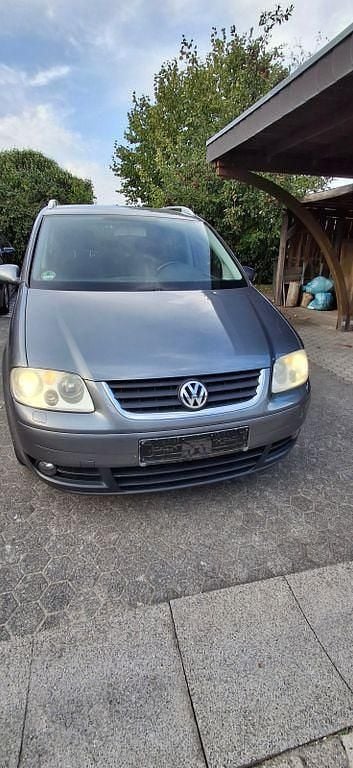 Grau Gebraucht 2004 VW Touran Van / Kleinbus | 1.900 € (Guter Preis) - Bild 1/4