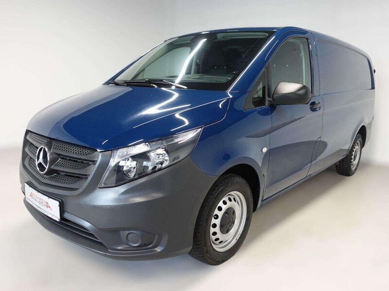 Navyblau Gebraucht 2021 Mercedes Vito Van / Kleinbus | 21.990 € (Guter Preis) - Bild 1/4