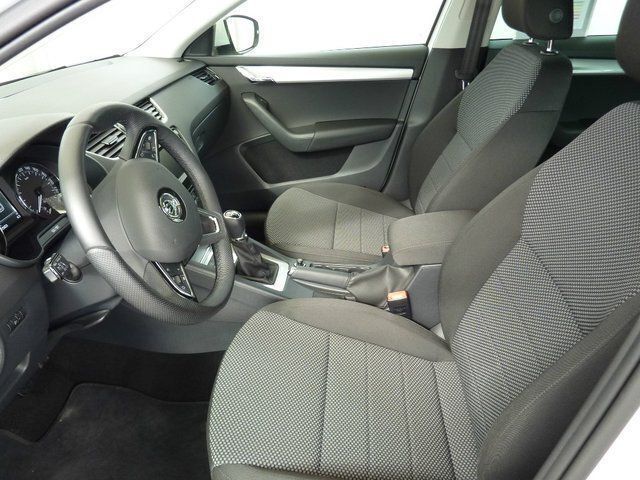 Gebraucht Skoda Octavia Ambition 150 PS (110 kW) 2014 Weiß metallic Kombi