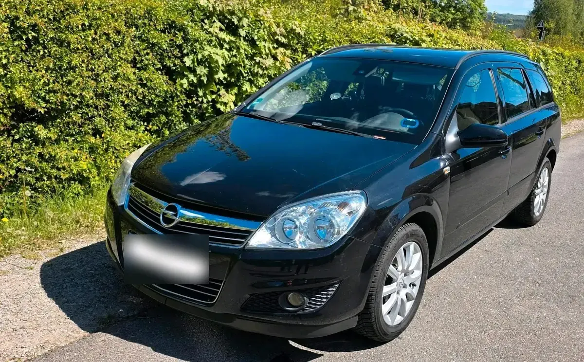 Gebraucht Opel Astra 116 PS (85 kW) 2007 Schwarz Kombi