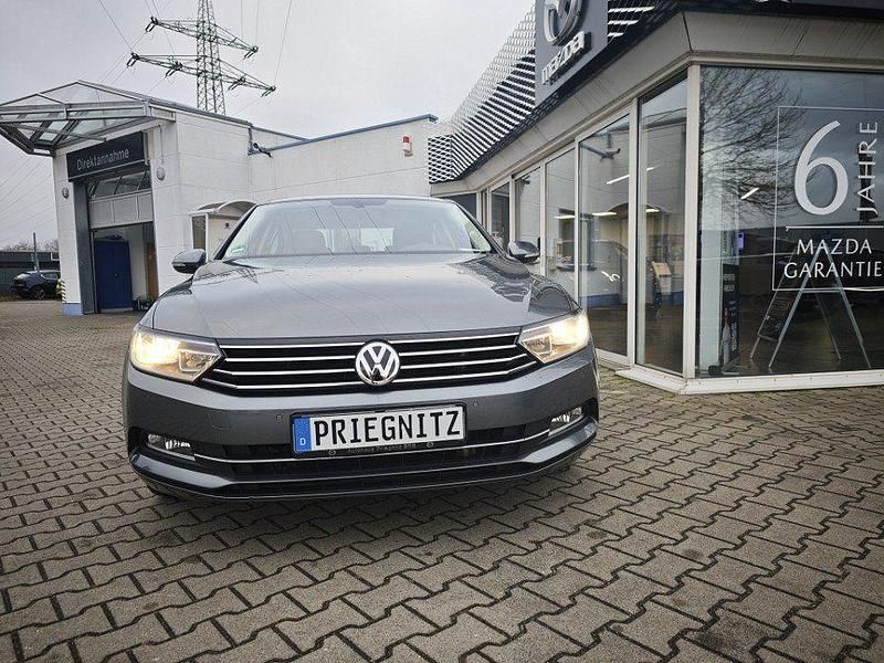 Gebraucht VW Passat Comfortline 179 PS (131 kW) 2015 Schwarz Limousine