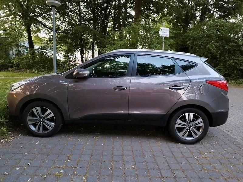 Braun Gebraucht 2014 Hyundai ix35 SUV | 10.000 € (Fairer Preis) - Bild 1/4