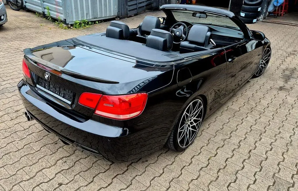Gebraucht BMW 330 Cabriolet Performance 272 PS (200 kW) 2007 Schwarz Cabrio