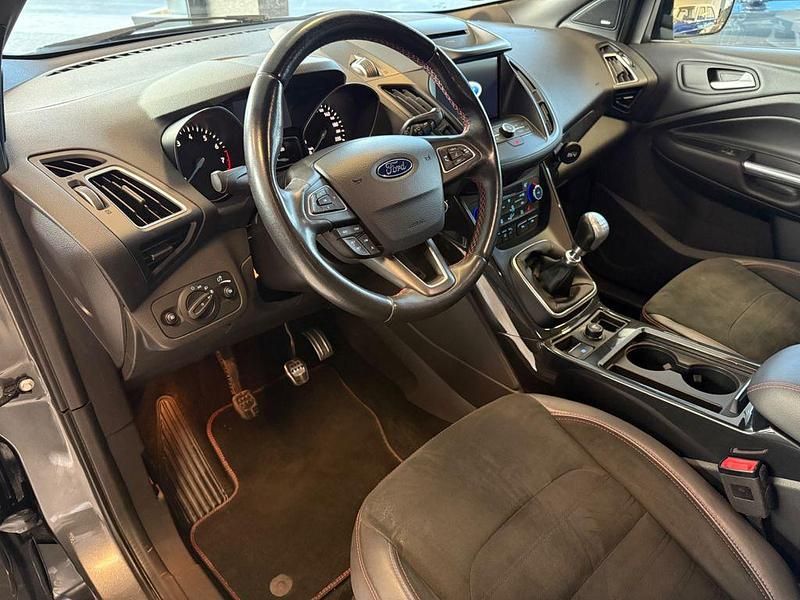 Gebraucht Ford Kuga ST-Line 150 PS (110 kW) 2018 Grau SUV