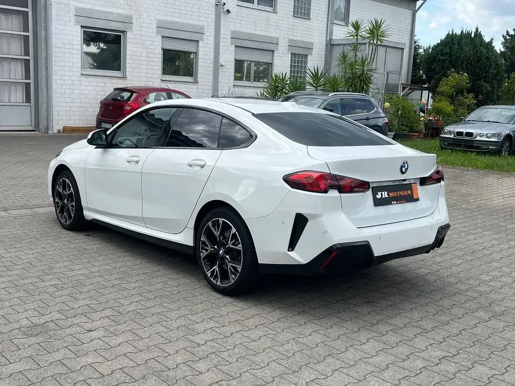 Gebraucht BMW 216 Sport Line 122 PS (89 kW) 2025 Weiß Coupé