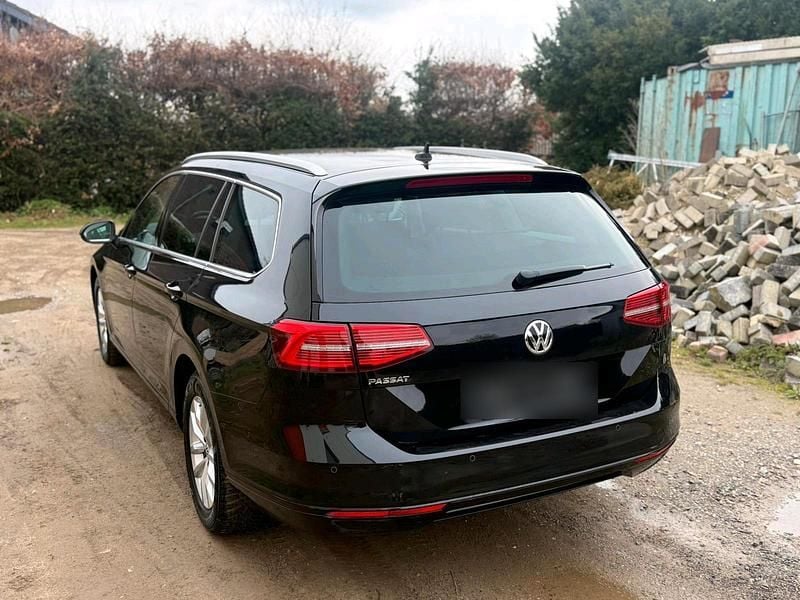 Gebraucht VW Passat 150 PS (110 kW) 2019 Schwarz Kombi