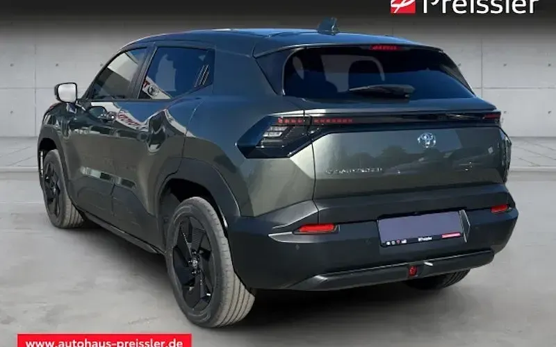 Neu Toyota Urban Cruiser 127 kW (174 PS) 2026 Grün SUV