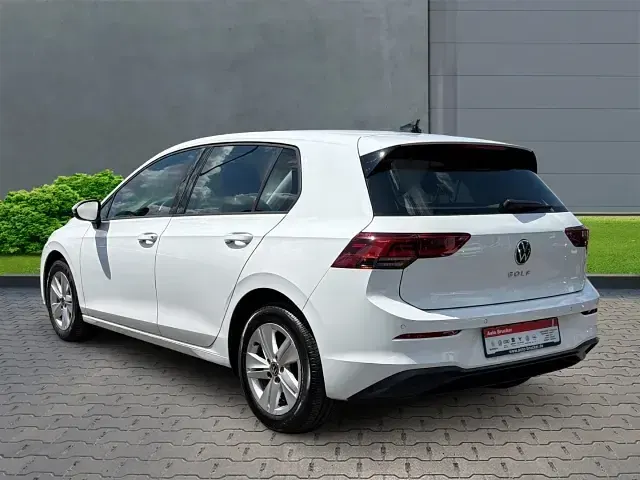 Gebraucht VW Golf VIII Life 131 PS (96 kW) 2022 Weiss Limousine