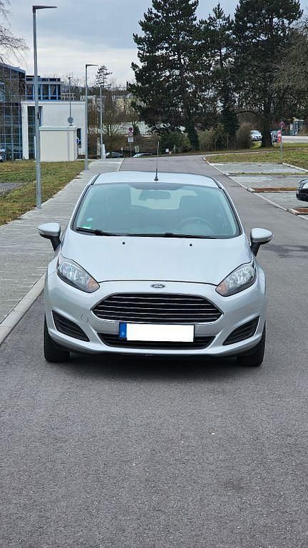 Gebraucht Ford Fiesta SYNC Edition 75 PS (55 kW) 2014 Silber Kleinwagen