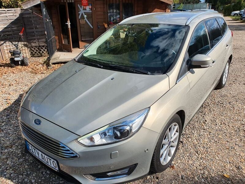 Grau Gebraucht 2015 Ford Focus Titanium Kombi | 9.970 € (Guter Preis) - Bild 1/4