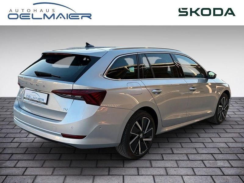 Gebraucht Skoda Octavia First Edition 204 PS (150 kW) 2021 Brillantsilber metallic (metallic) Kombi