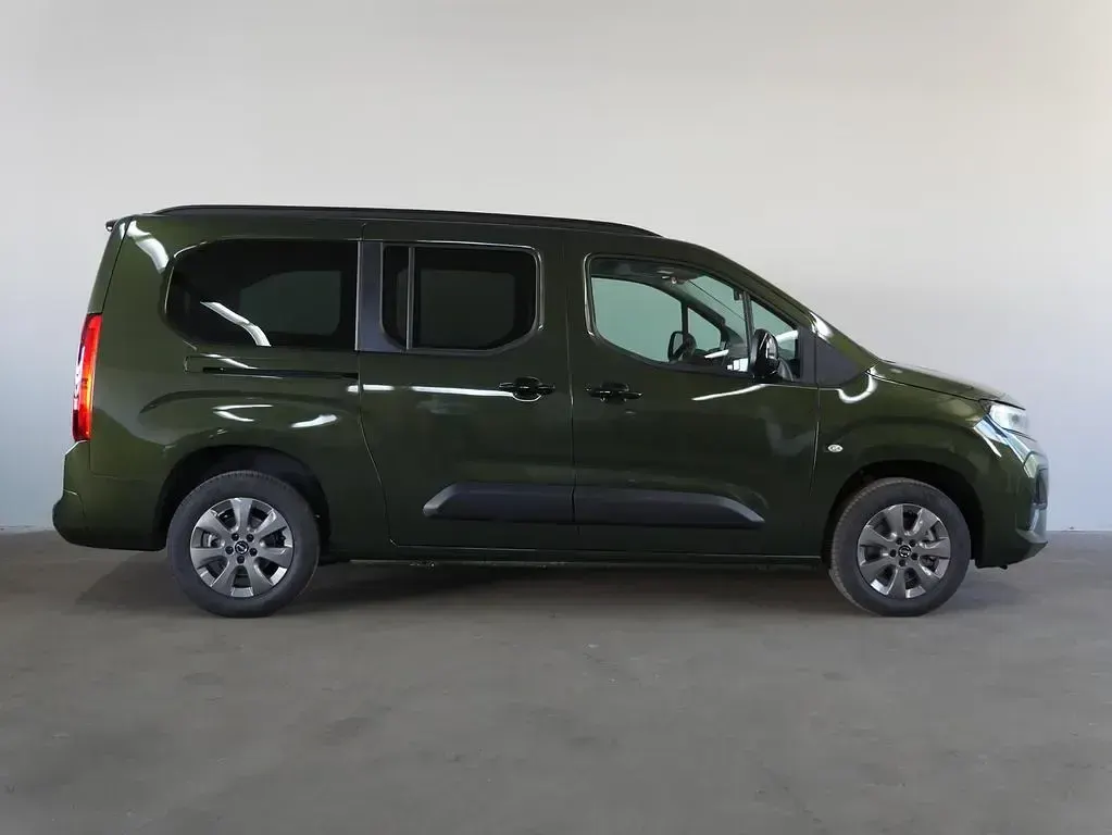 Neu Opel Combo Edition 102 PS (75 kW) 2026 Sirkka grün Van / Kleinbus