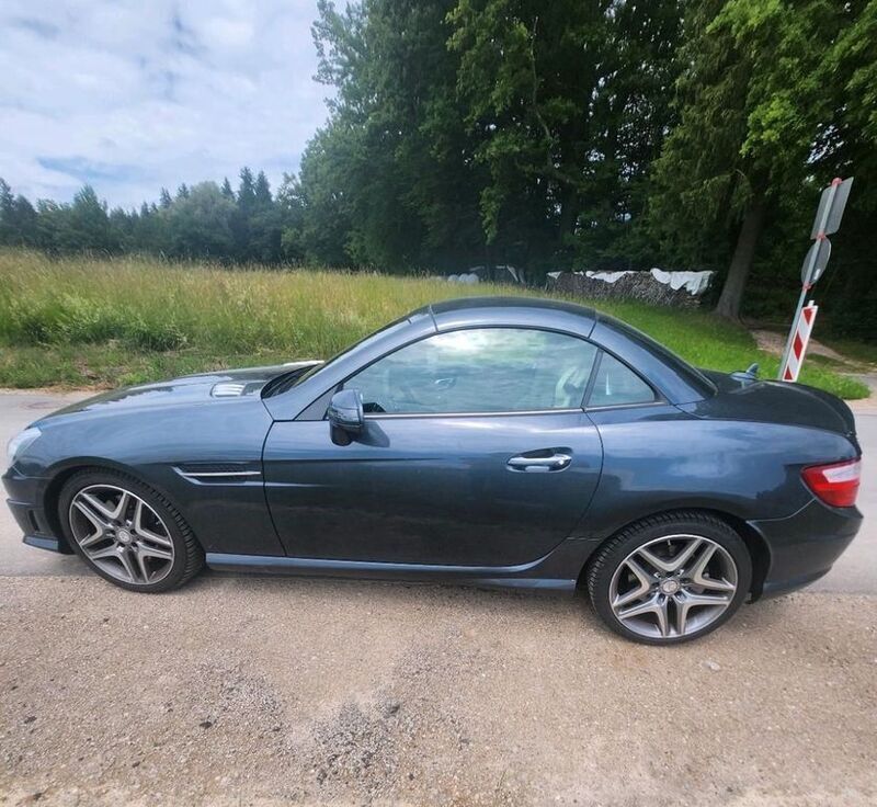 Grau Gebraucht 2014 Mercedes SLK250 Cabrio | 22.500 € (Fairer Preis) - Bild 1/4