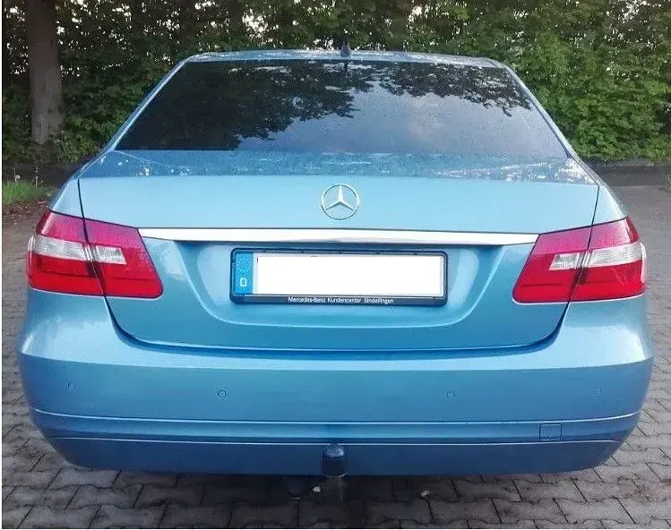 Używany Mercedes E220 170 KM (125 kW) 2012 Niebieski Sedan/Limuzyna