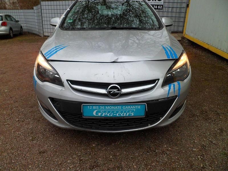 Gebraucht Opel Astra Edition 165 PS (121 kW) 2015 Silber Kombi