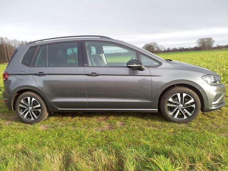 Grau Gebraucht 2020 VW Golf Sportsvan IQ Drive Van / Kleinbus | 21.800 € (Fairer Preis) - Bild 1/4
