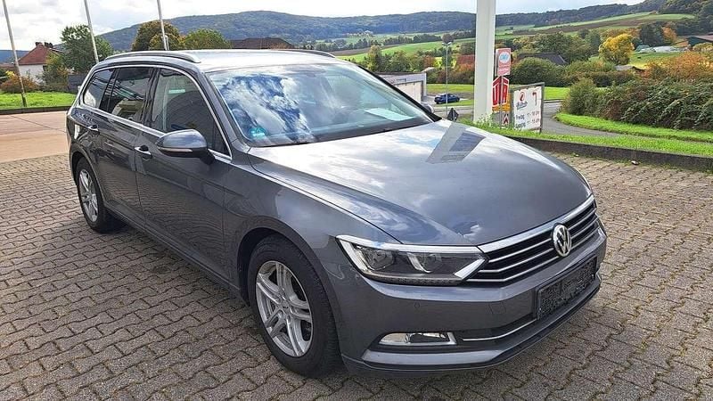 Grau Gebraucht 2015 VW Passat Kombi | 9.750 € (Superpreis) - Bild 1/4